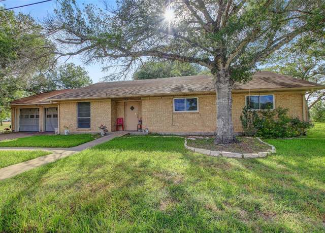 Property at 1402 Herder Ave, Schulenburg, TX 78956, 4 beds, 2 baths