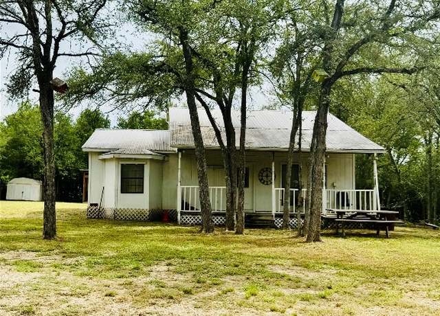 Property at 146 Crooked Hollow Rd, Elgin, TX 78621, 3 beds, 1 bath