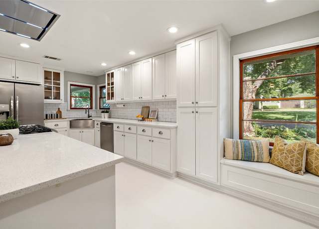 Property at 1619 S College St, Georgetown, TX 78626, 3 beds, 2 baths