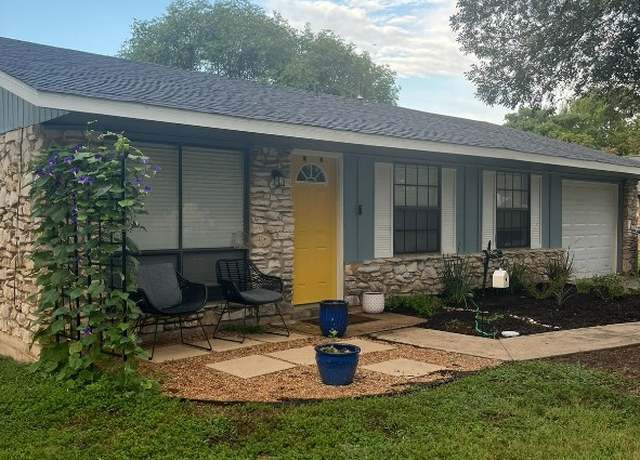 Property at 607 Magnolia St, Bastrop, TX 78602, 2 beds, 1 bath