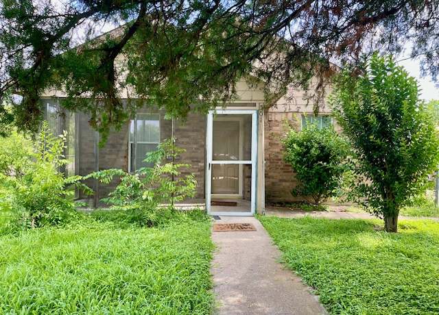 Property at 501 San Antonio St, Marlin, TX 76661, 3 beds, 1 bath