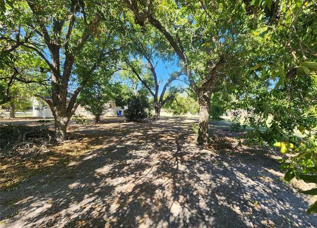 Property at 303 E Wolf St, Granger, TX 76530