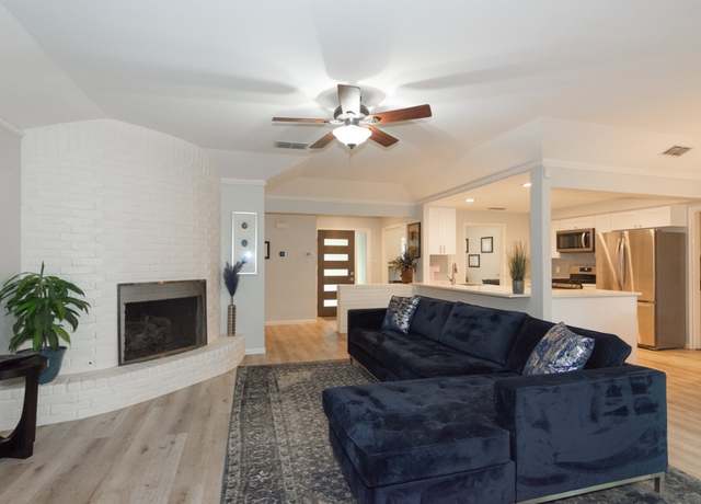 Property at 11602 Three Oaks Trl, Austin, TX 78759, 3 beds, 2 baths