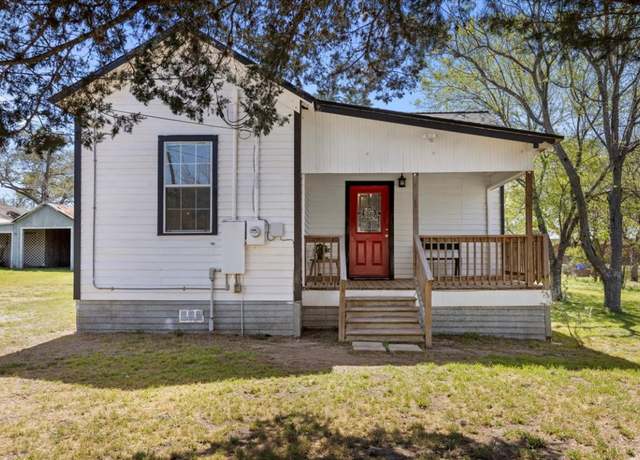 Property at 708 Baumgarten St, Schulenburg, TX 78956, 2 beds, 2 baths