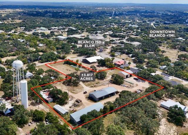 Property at 1008 13th St, Blanco, TX 78606
