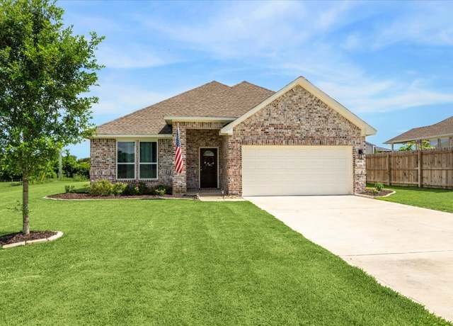 Property at 1401 Timber Oaks Dr, Brenham, TX 77833, 3 beds, 2 baths
