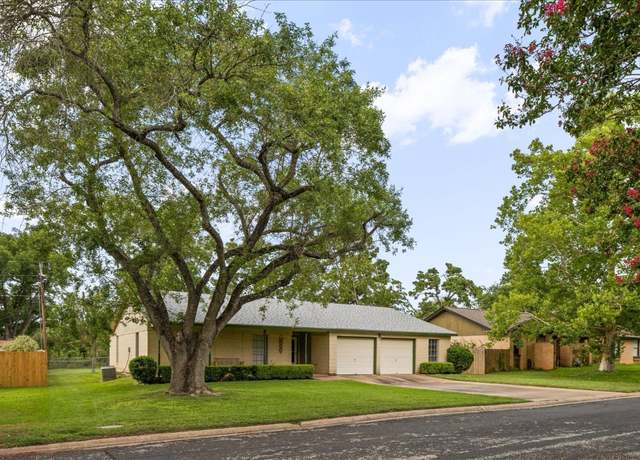 Property at 114 Pecan Dr, Elgin, TX 78621, 3 beds, 2 baths