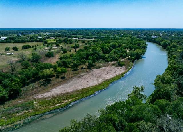 Property at 663 NW Loop 230, Smithville, TX 78957