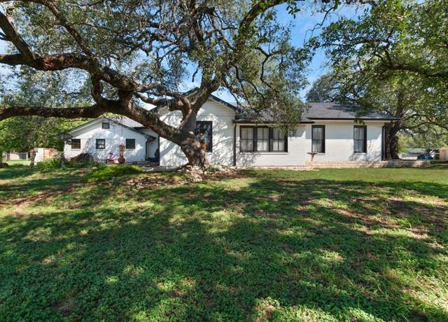 Property at 106 S Howe St, Lampasas, TX 76550, 3 beds, 2.5 baths