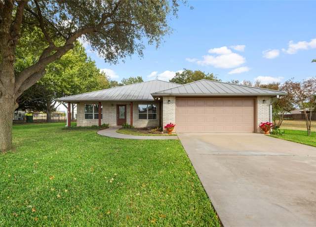 Property at 116 Wren St, Highland Haven, TX 78654, 3 beds, 2 baths