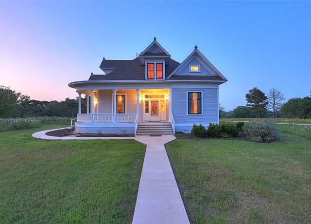 Property at 807 Colorado Dr, Smithville, TX 78957, 3 beds, 3 baths