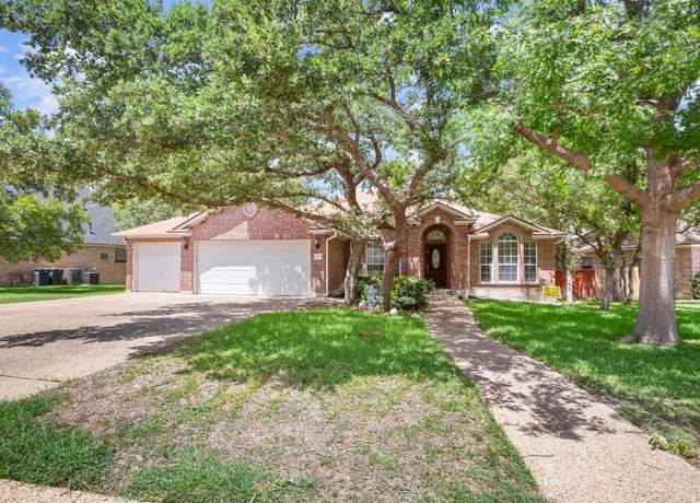 Property at 900 Hedgewood Dr, Georgetown, TX 78628, 3 beds, 2 baths