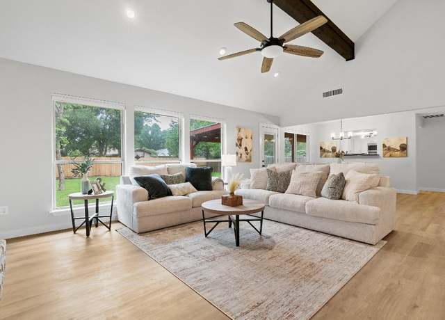 Property at 10416 Doering Ln, Austin, TX 78750, 3 beds, 2 baths