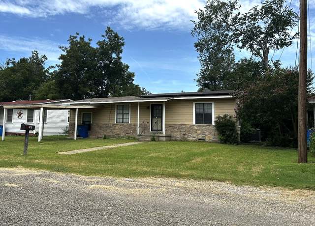 Property at 419 Maresh Street St, Taylor, TX 76574, 2 beds, 1 bath