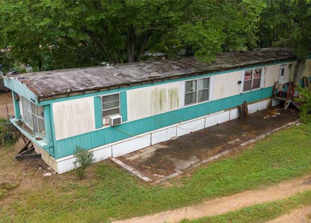 Property at 230 Foothill Rd, Bastrop, TX 78602, 4 beds, 2 baths