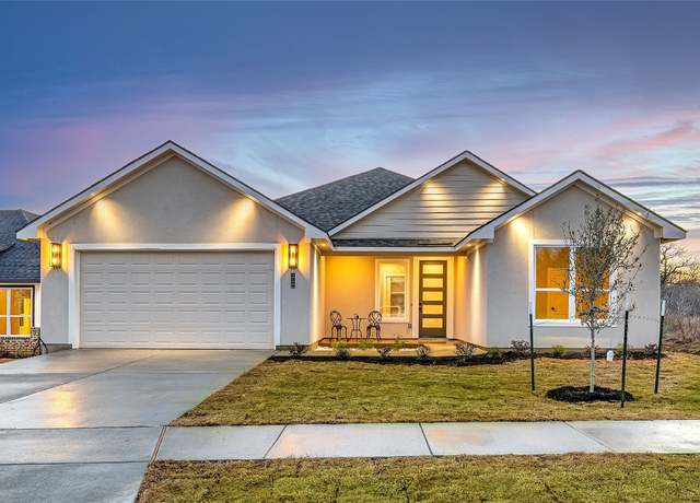 Property at 1720 Cannon St, Gonzales, TX 78629, 3 beds, 2.5 baths
