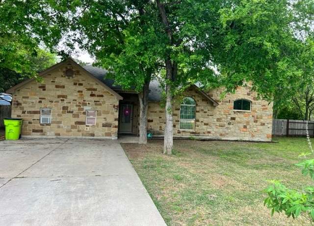 Property at 1375 Lovers Ln, Bastrop, TX 78602, 4 beds, 2 baths