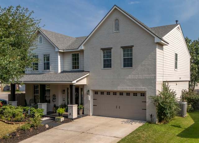 Property at 832 Hometown Pkwy, Kyle, TX 78640, 5 beds, 3 baths