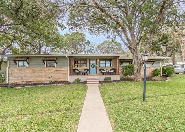 Property at 889 Oak Ln, New Braunfels, TX 78130, 3 beds, 2 baths