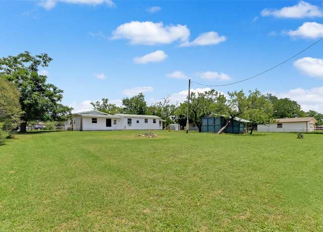 Property at 222 Bluebonnet Dr, Marble Falls, TX 78654, 4 beds, 2 baths
