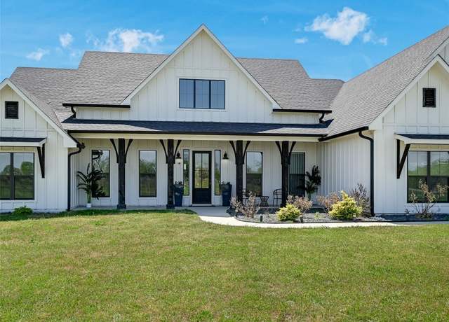 Property at 19819 Lockwood Rd, Manor, TX 78653, 4 beds, 3.5 baths