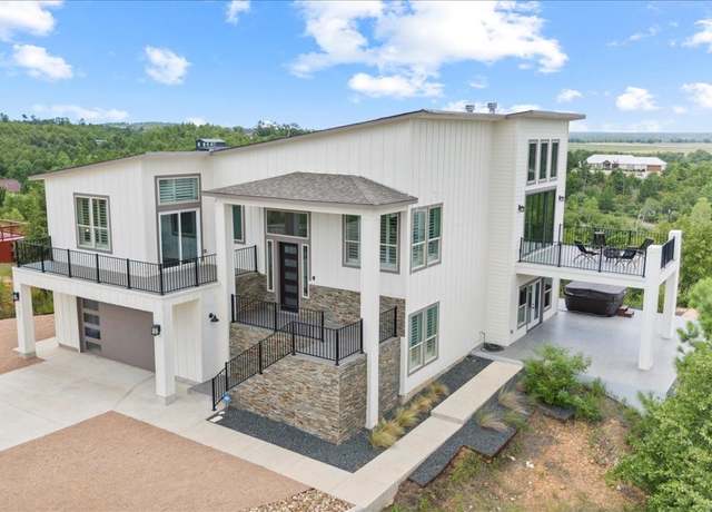Property at 117 Nakalele Ln, Bastrop, TX 78602, 4 beds, 3.5 baths