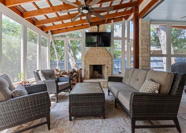 Property at 7016 Tanaqua Ln, Austin, TX 78739, 4 beds, 3.5 baths