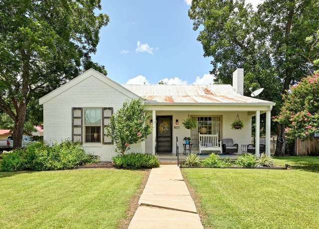 Property at 801 Bishop St, Smithville, TX 78957, 3 beds, 2 baths