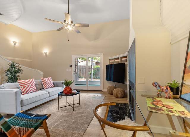 Property at 2206 Newfield Ln, Austin, TX 78703, 2 beds, 2 baths
