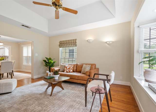 Property at 2206 Newfield Ln, Austin, TX 78703, 2 beds, 2 baths