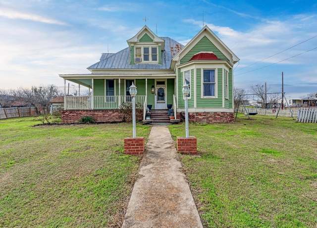 Property at 308 N Broad St, Coupland, TX 78615, 3 beds, 1.5 baths