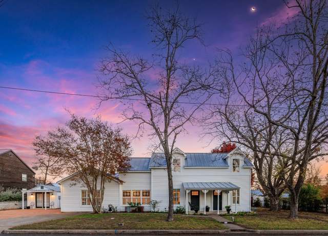 Property at 403 N Pecan St, Fredericksburg, TX 78624, 3 beds, 4 baths
