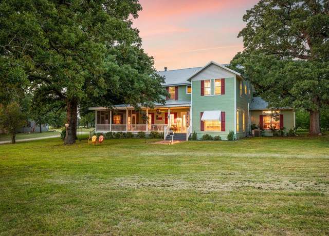 Property at 1065 Private Road 7041, Elgin, TX 78621, 3 beds, 3 baths