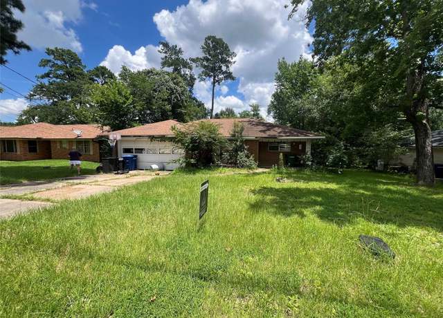 Property at 2327 Avenue P, Huntsville, TX 77340, 3 beds, 1.5 baths