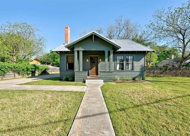 Property at 1221 Maple St, Lockhart, TX 78644, 2 beds, 1.5 baths