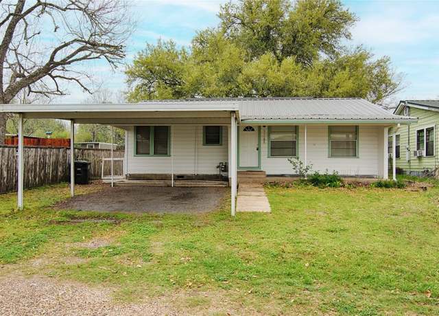Property at 1116-C Simpson St, Schulenburg, TX 78956, 2 beds, 1 bath