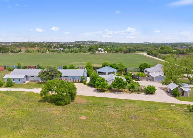 Property at 208 Danos Dr, Fredericksburg, TX 78624, 8 beds, 9 baths