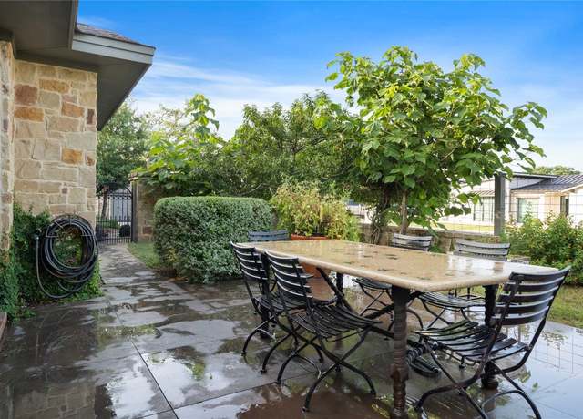 Property at 20000 Columbus Ln, Lago Vista, TX 78645, 3 beds, 2.5 baths