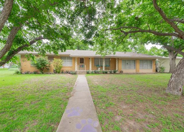 Property at 302 Vernon St, Thrall, TX 76578, 3 beds, 2 baths