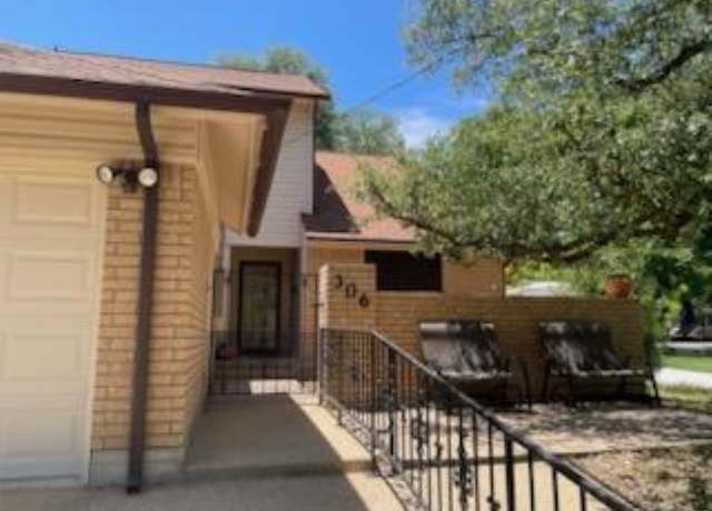 Property at 306 S Arnold St, Lampasas, TX 76550, 2 beds, 2 baths
