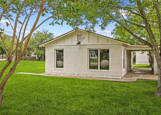 Property at 875 E Brenham St, Giddings, TX 78942, 2 beds, 1 bath