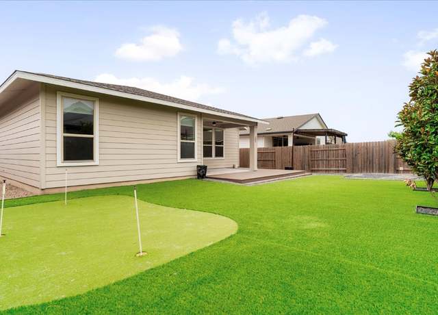 Property at 8213 Spire Vw, Austin, TX 78744, 4 beds, 2.5 baths