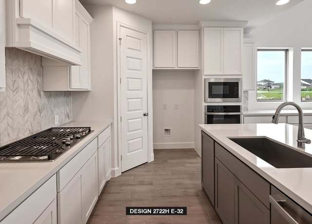 Property at 136 Hadleigh Dr, Hutto, TX 78634, 4 beds, 3 baths