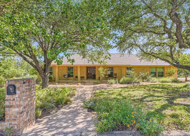 Property at 9413 El Rey Blvd, Austin, TX 78737, 4 beds, 3 baths