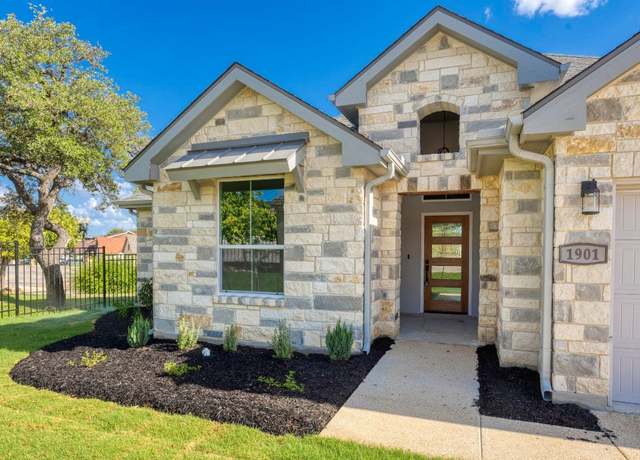 Property at 1901 Chateau Ln, Kerrville, TX 78028, 2 beds, 2 baths