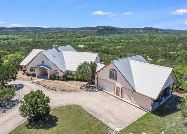 Property at 140 Oak Terrace Dr, Wimberley, TX 78676, 3 beds, 2.5 baths