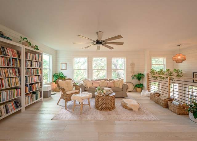 Property at 4606 White Elm Dr, Austin, TX 78749, 4 beds, 2 baths