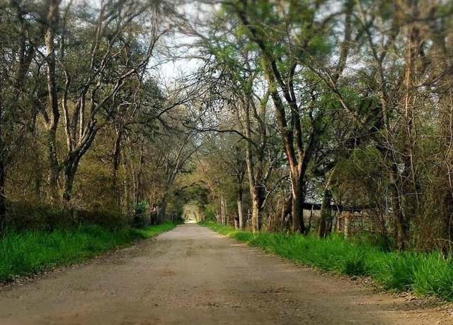 Property at 11900 Tunnel Trl, Manchaca, TX 78652, 3 beds, 2 baths