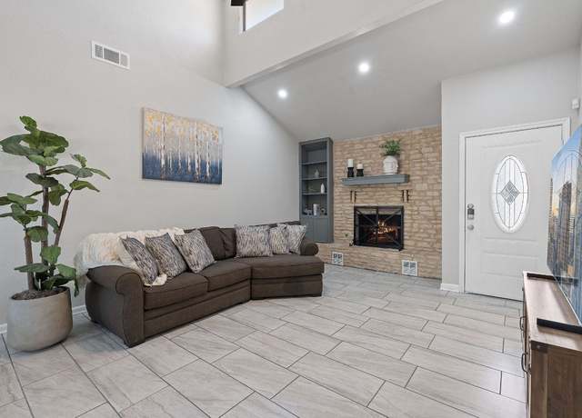 Property at 1002 Parkside Cir, Round Rock, TX 78664, 3 beds, 2 baths