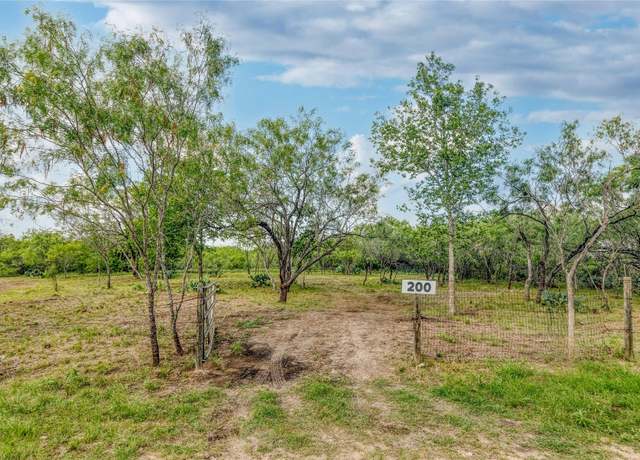 Property at 200 Armstrong Rd, Lockhart, TX 78644